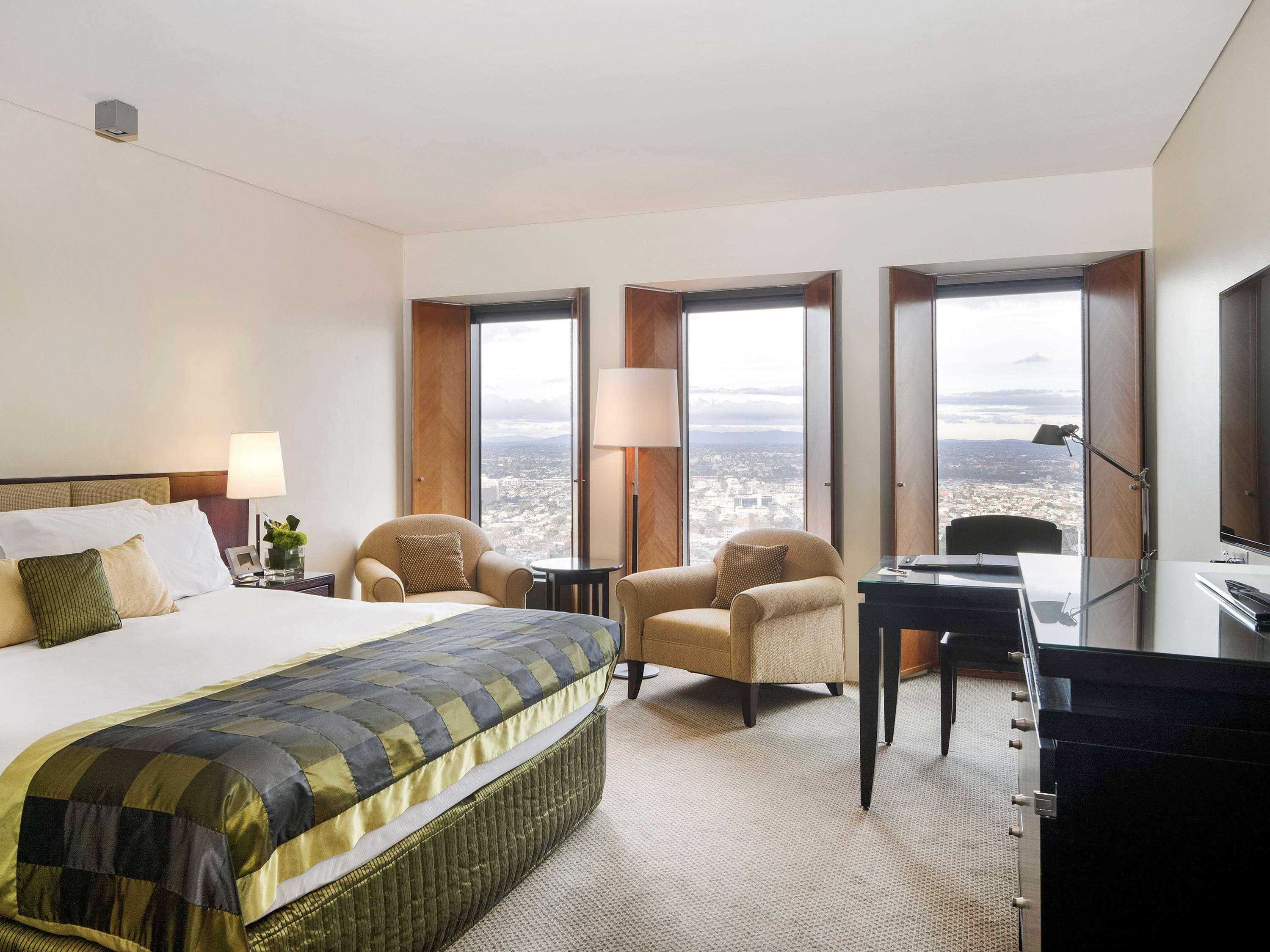 Готель Sofitel Melbourne On Collins Екстер'єр фото A room at the Westin Palace Madrid