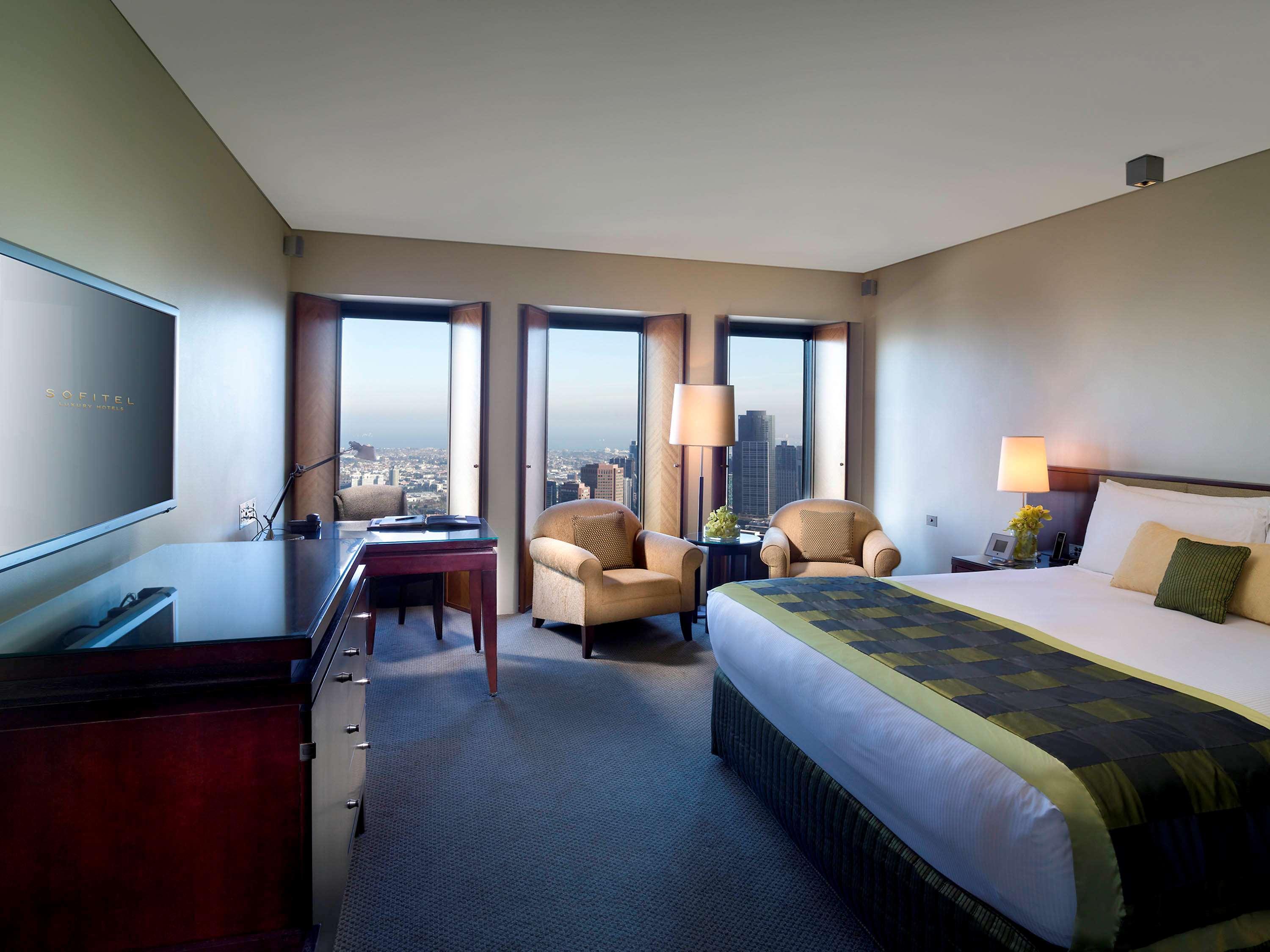 Готель Sofitel Melbourne On Collins Екстер'єр фото A room at the Crown Towers