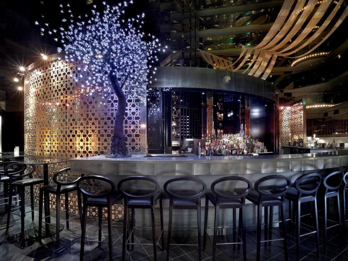 Готель Sofitel Melbourne On Collins Екстер'єр фото The bar at the nightclub