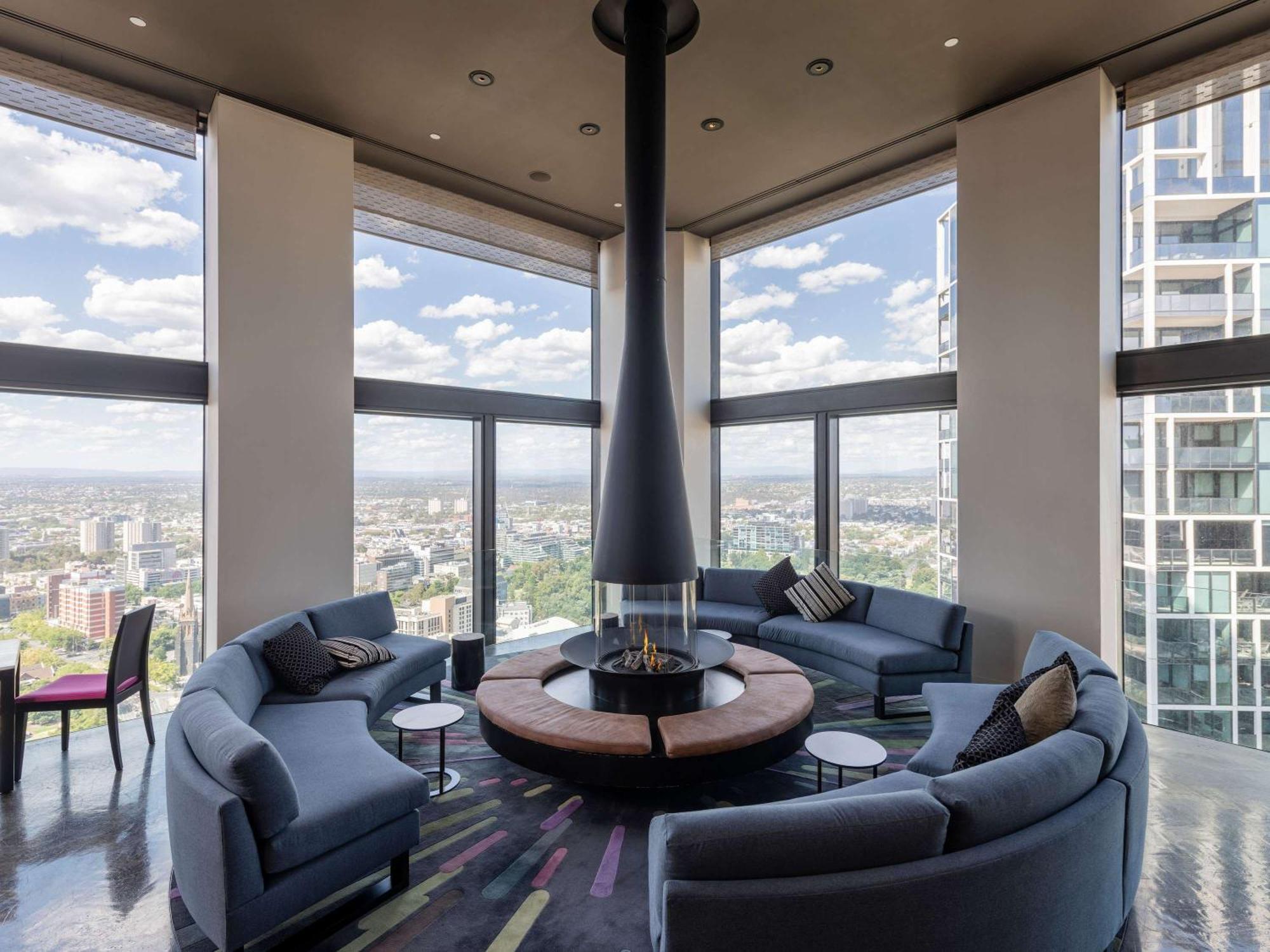 Готель Sofitel Melbourne On Collins Екстер'єр фото The Sky Lounge