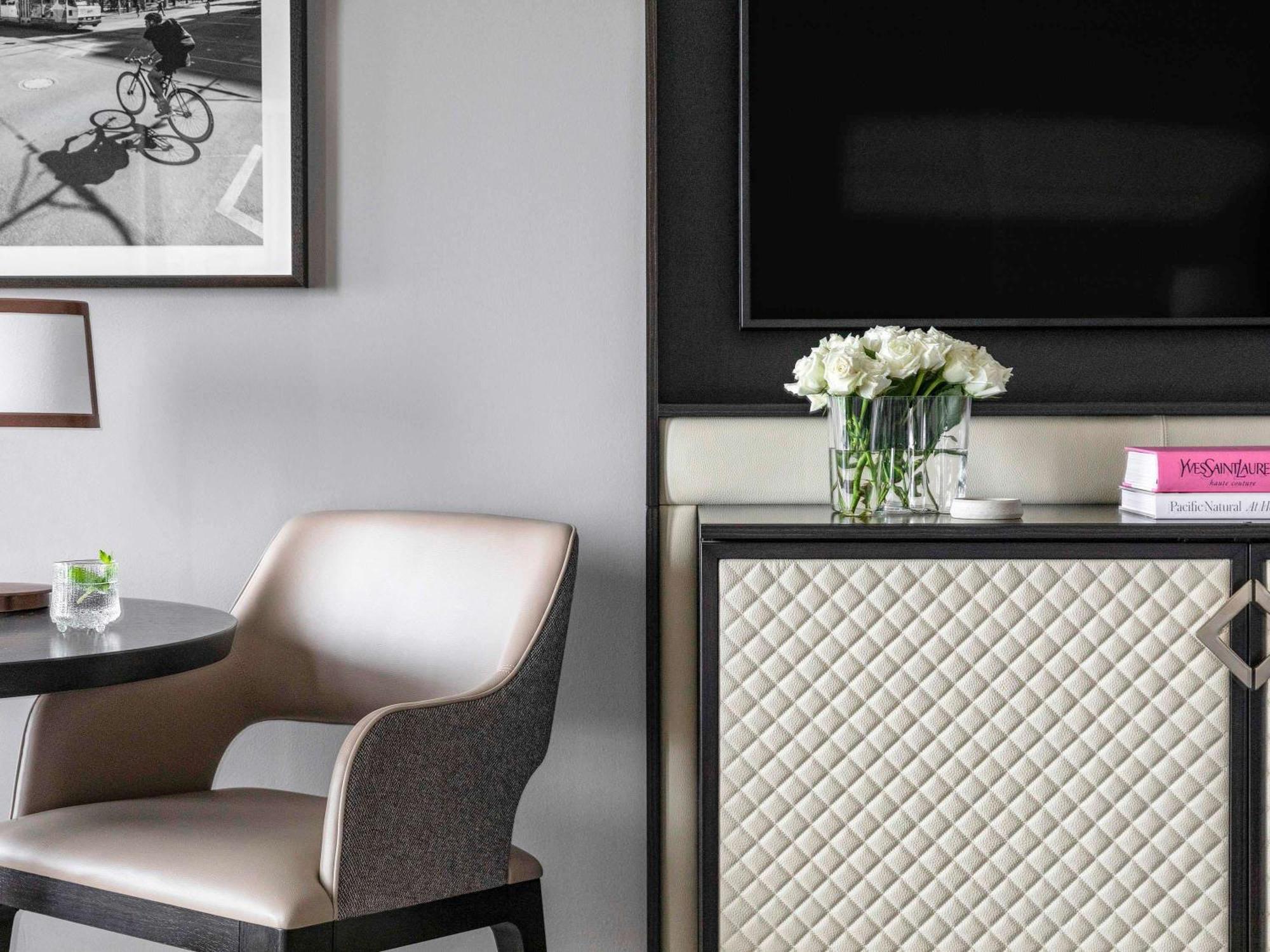 Готель Sofitel Melbourne On Collins Екстер'єр фото A room at the hotel