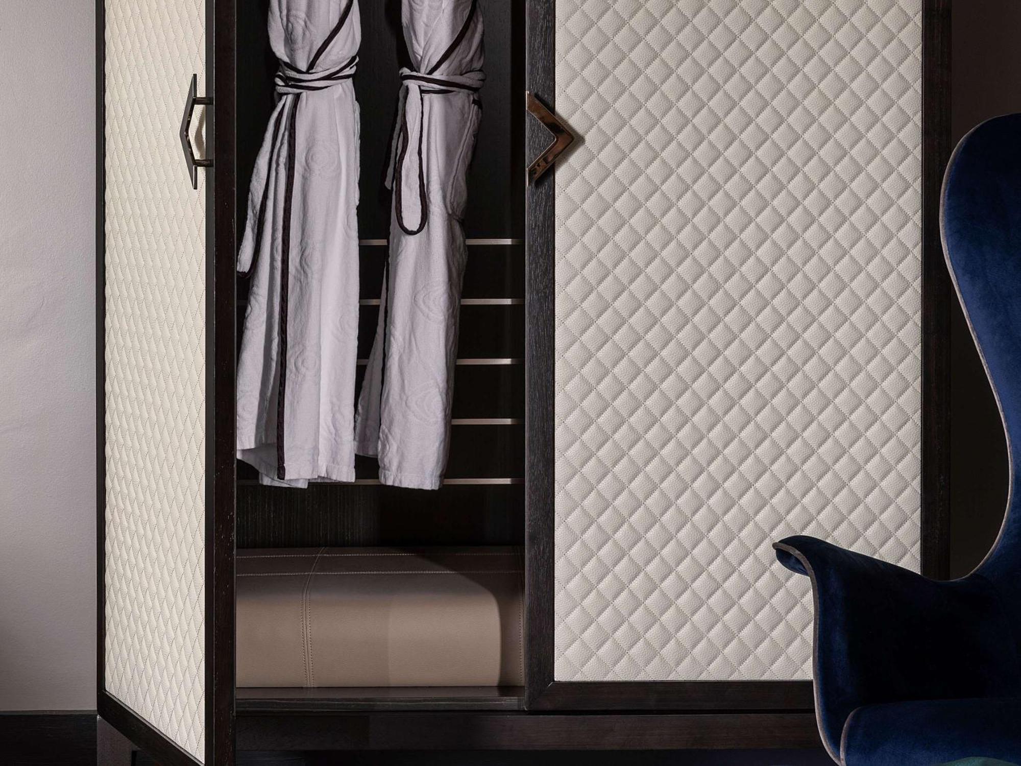 Готель Sofitel Melbourne On Collins Екстер'єр фото A quilted wardrobe