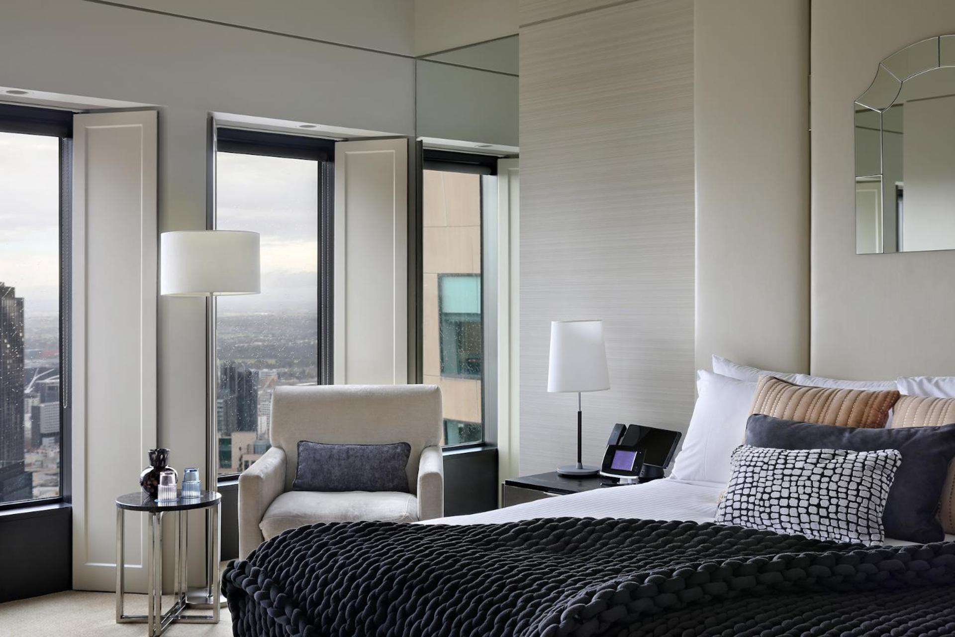Готель Sofitel Melbourne On Collins Екстер'єр фото A bedroom at The Standard East Village